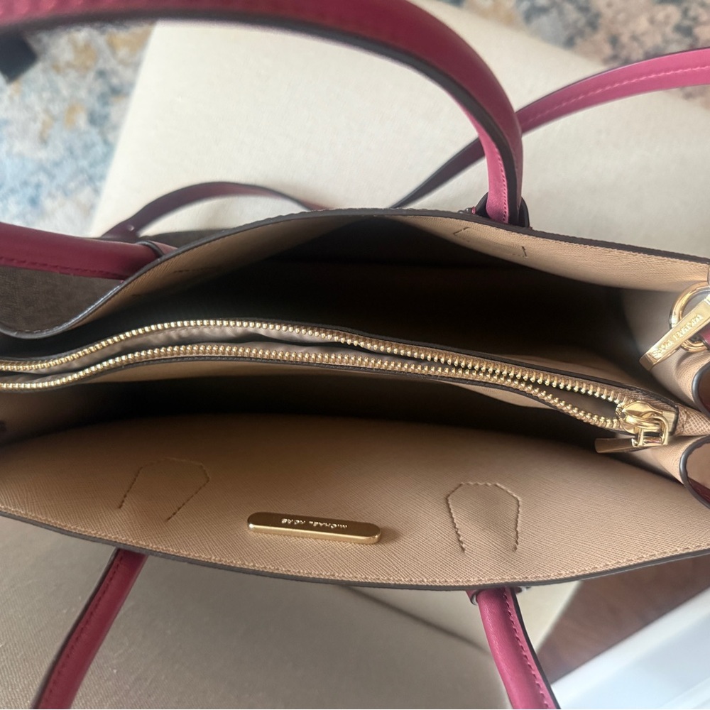 Michael Kors Black and Burgundy Satchel, Brand New but doesn’t have tag. - Picture 4 of 5